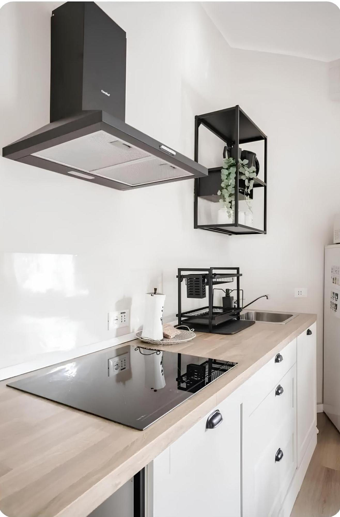 2 Bedroom Gem Near Milano Centrale Fast Wi Fi Kademy House Buitenkant foto